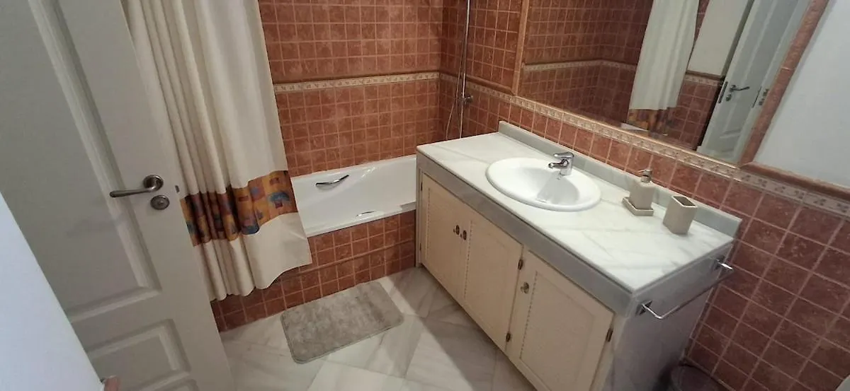 마닐바 Seaview 2 Beds, La Colina Duquesa 아파트 0*,